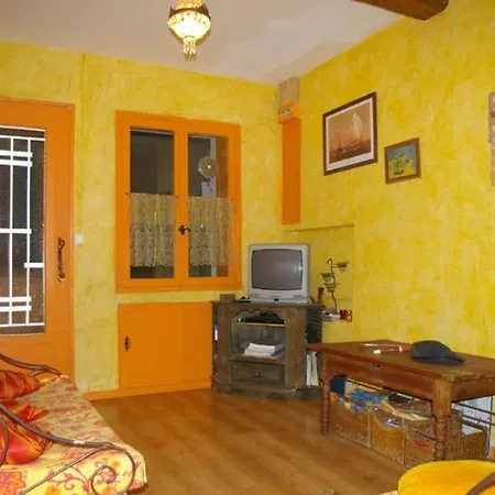 Maison *